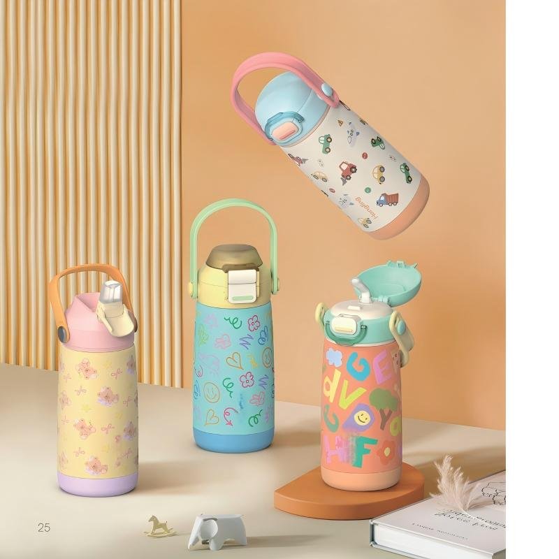 kids bottle with straw lid